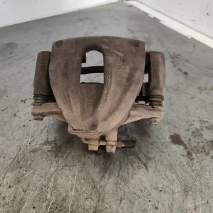 Pinza de freno delantera derecha