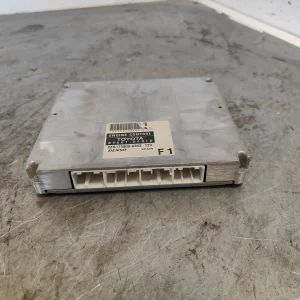 Centralita motor uce   896610f010