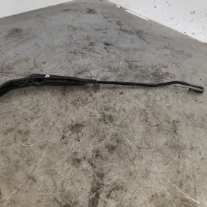 Brazo limpia delantero derecho volvo v40 familiar