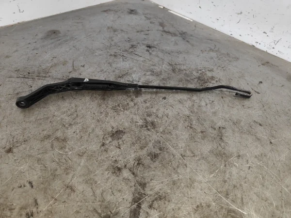 Brazo limpia delantero derecho volvo v40 familiar