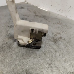 Cerradura puerta trasera derecha renault megane i scenic (ja0)