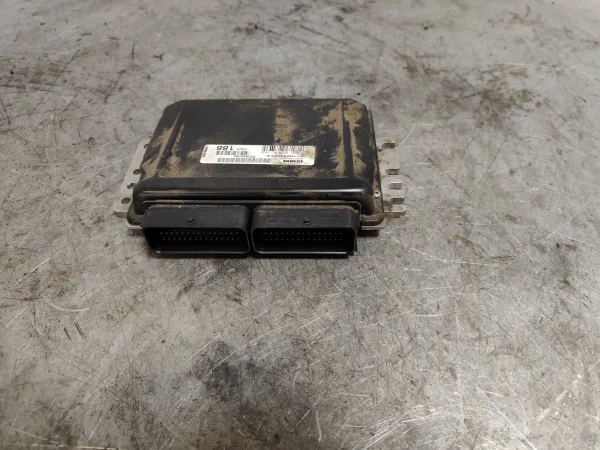 Centralita motor uce volvo v40 familiar 30644188