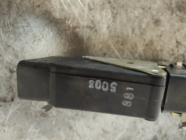 Cerradura puerta delantera izquierda volvo v40 familiar - Imagen 4