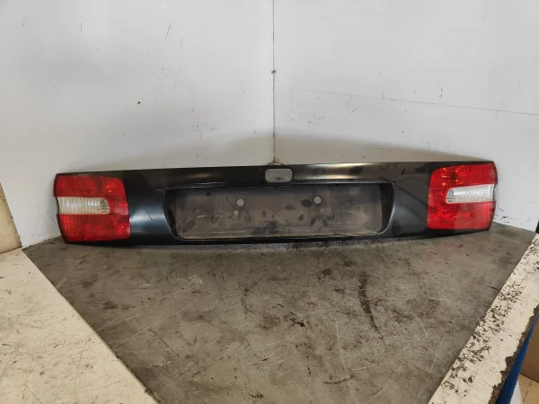 Piloto trasero central volvo v40 familiar 30623612