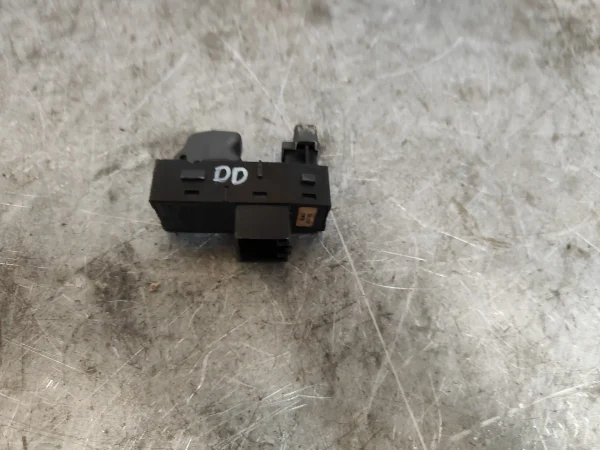 Mando elevalunas delantero derecho volvo v40 familiar 30638702