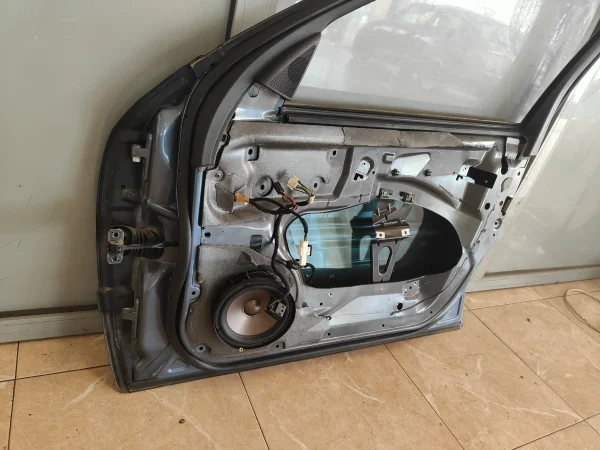 Puerta delantera derecha mercedes-benz clase e (bm 211) berlina - Imagen 3