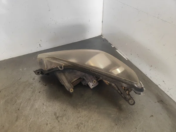 Faro derecho opel astra h berlina - Imagen 4