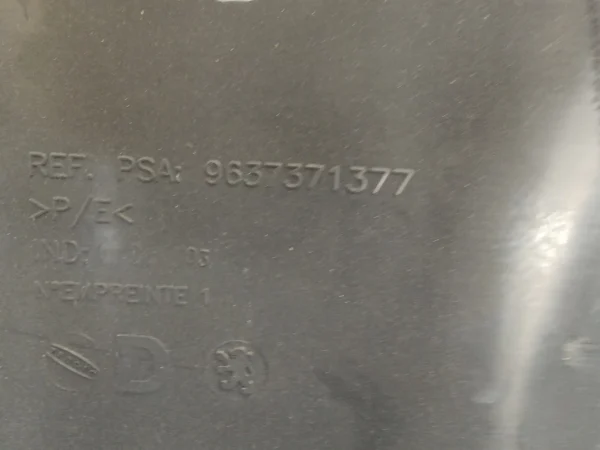 Guarnecido puerta trasera derecha peugeot 307 berlina (s2) - Imagen 3