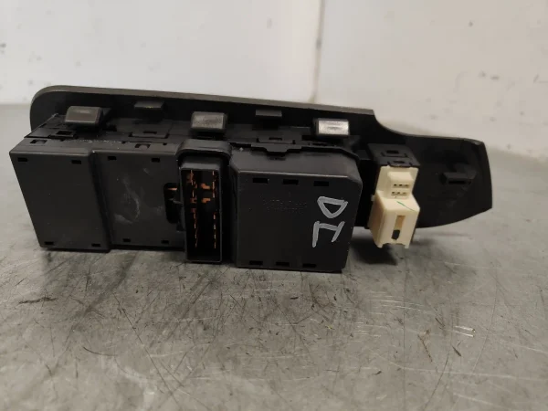 Mando elevalunas delantero izquierdo chevrolet captiva 202005436 - Imagen 3