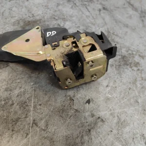 Cerradura puerta delantera derecha volvo v40 familiar
