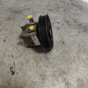 Bomba direccion volvo v40 familiar 8683378