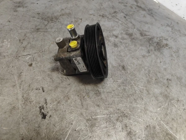 Bomba direccion volvo v40 familiar 8683378