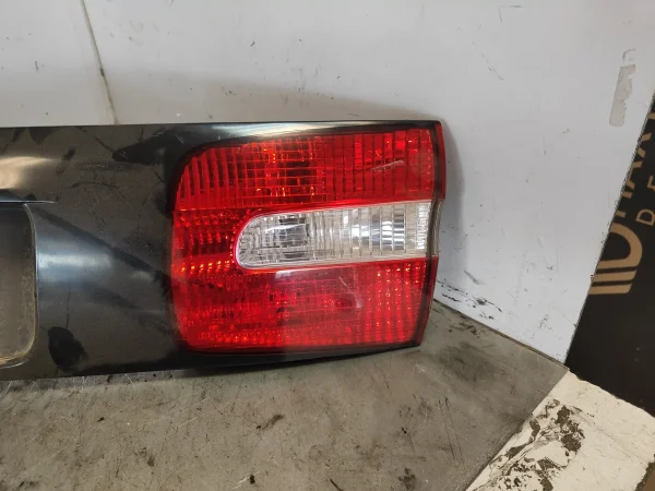 Piloto trasero central volvo v40 familiar 30623612 - Imagen 2