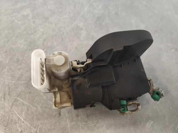 Cerradura puerta delantera izquierda alfa romeo 147 (190)