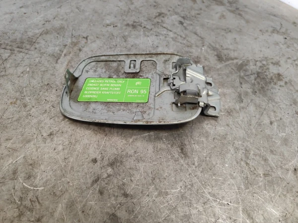 Tapa exterior combustible volvo v40 familiar 30865497 - Imagen 3