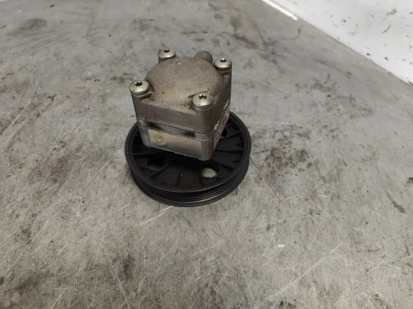 Bomba direccion volvo v40 familiar 8683378 - Imagen 3