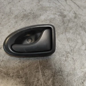 Maneta interior delantera derecha renault megane i scenic (ja0)