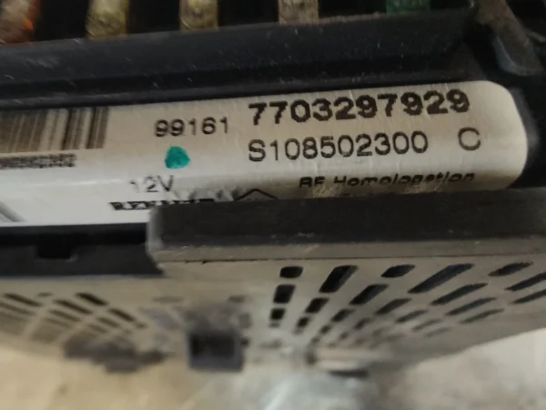 Caja reles / fusibles renault megane i scenic (ja0) 7702397929 - Imagen 4