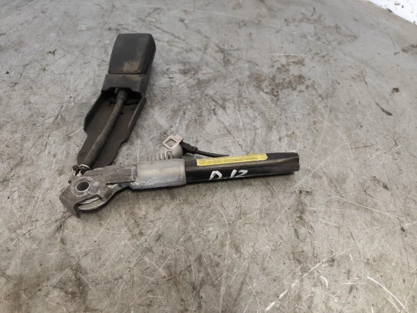 Enganche cinturon delantero izquierdo renault kangoo i (f/kc0) 33012420