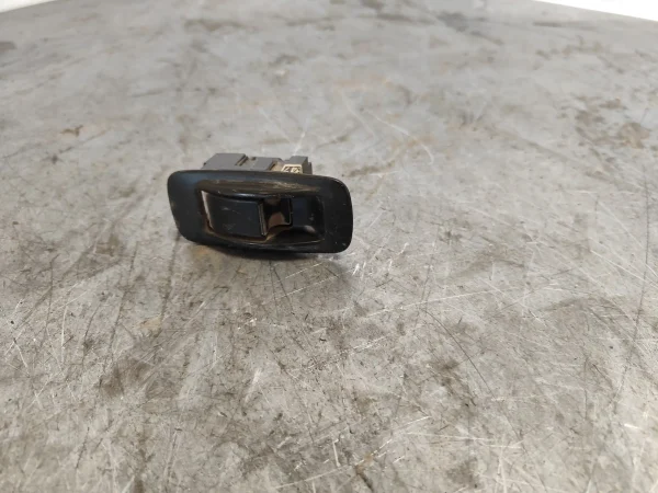 Mando elevalunas trasero izquierdo   848100f010