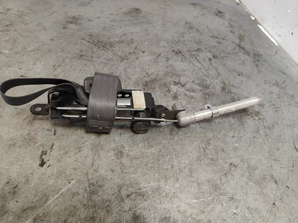 Cinturon seguridad delantero derecho volvo v40 familiar - Imagen 2