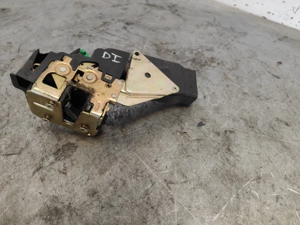 Cerradura puerta delantera izquierda volvo v40 familiar