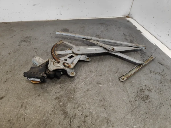 Elevalunas delantero izquierdo   698200f010