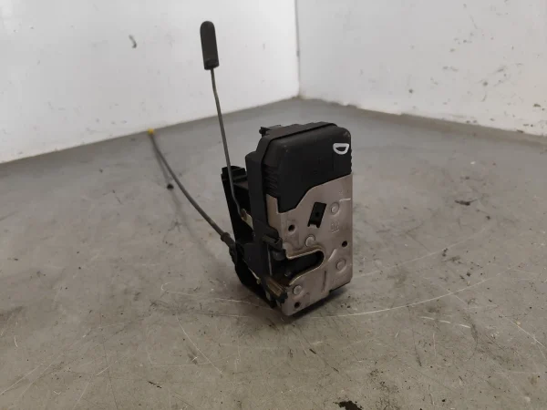 Cerradura puerta delantera derecha renault trafic ii furgón 8200042171