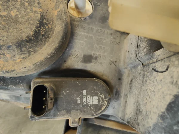 Faro derecho opel vectra b berlina 90586845 - Imagen 6