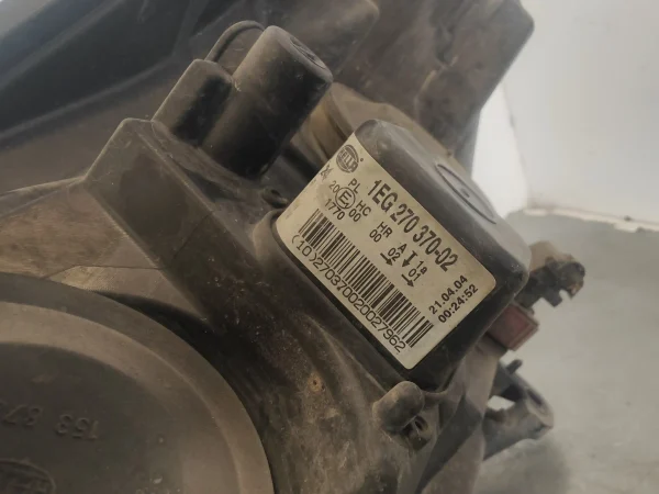 Faro derecho opel astra h berlina 24451033rh - Imagen 4