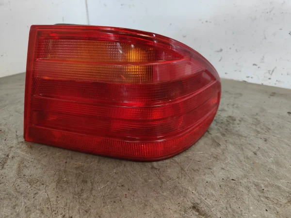 Piloto trasero derecho mercedes-benz clase e (bm 210) berlina a2108204464