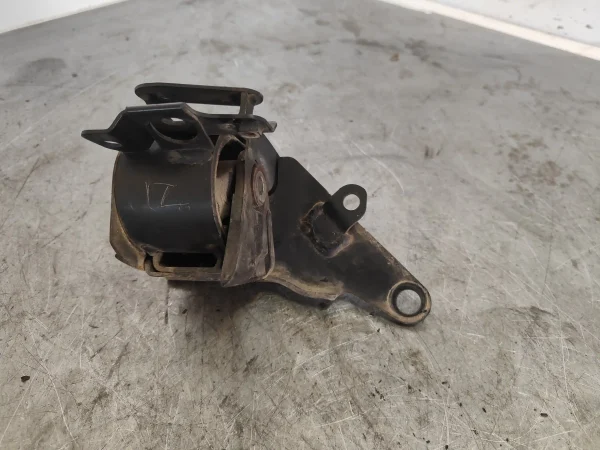Soporte motor izquierdo