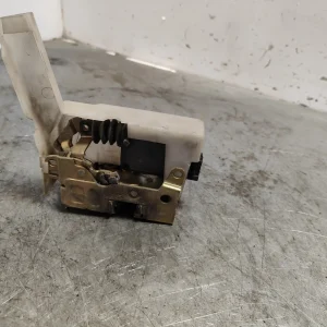 Cerradura puerta trasera izquierda renault megane i scenic (ja0)