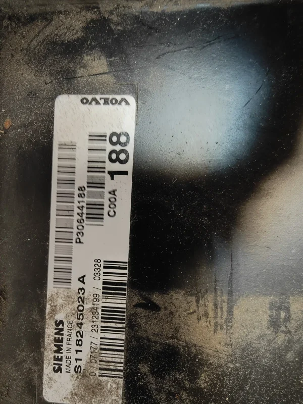 Centralita motor uce volvo v40 familiar 30644188 - Imagen 3