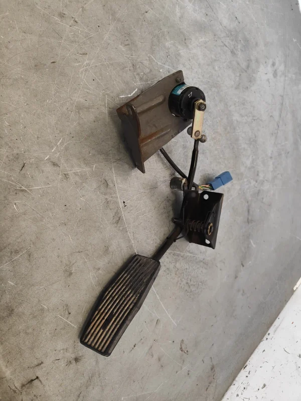 Potenciometro pedal opel vectra b berlina 0281002296