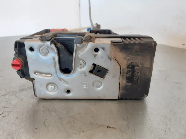 Cerradura puerta trasera derecha opel zafira a 24414135 - Imagen 5