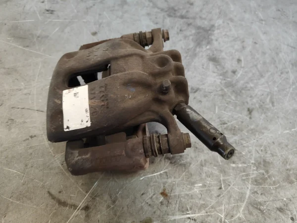 Pinza de freno delantera izquierda