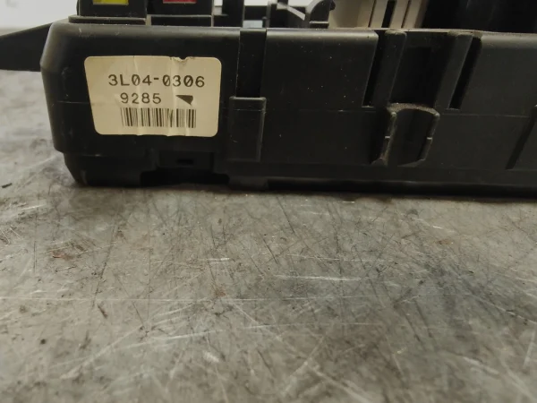 Caja reles / fusibles volvo v40 familiar 3l040306 - Imagen 2