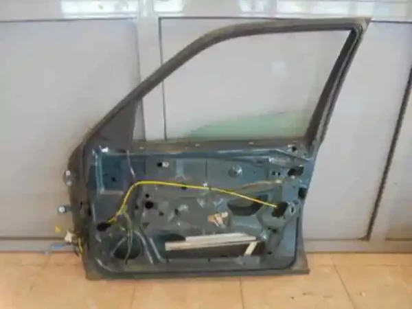 Puerta delantera derecha mercedes-benz clase c (bm 202) berlina - Imagen 2