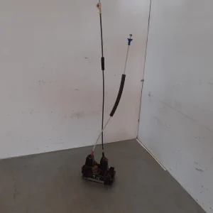Cerradura puerta trasera izquierda opel zafira a 24414134