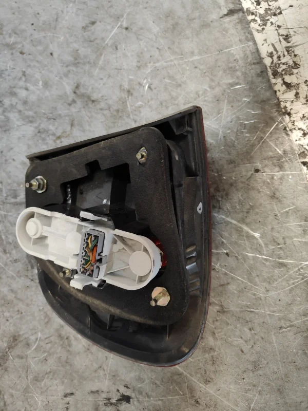 Piloto trasero derecho volvo v40 familiar 30621888 - Imagen 2