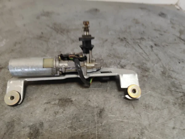 Motor limpia trasero volvo v40 familiar 03902015298 - Imagen 2