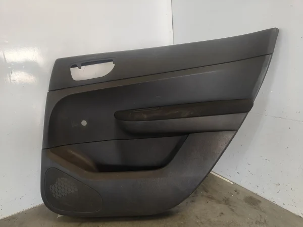 Guarnecido puerta trasera derecha peugeot 307 berlina (s2)