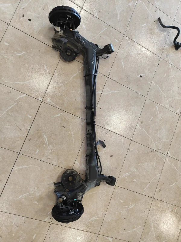 Puente trasero kia rio (yb)