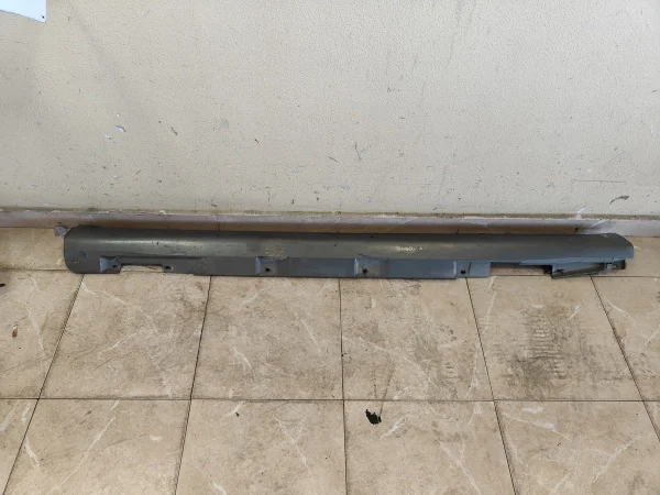 Faldon lateral   758520f010