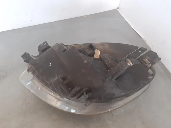Faro derecho citroen xsara picasso 9649557380 - Imagen 4