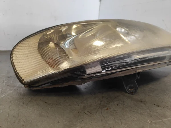 Faro derecho opel vectra b berlina 90586845 - Imagen 3