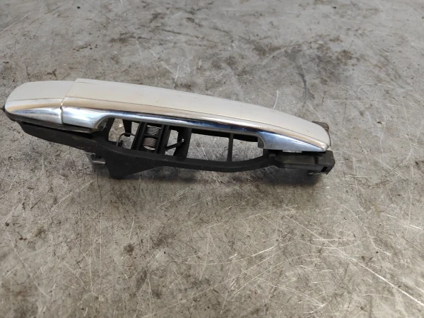 Maneta exterior trasera izquierda mercedes-benz clase e (bm 210) berlina