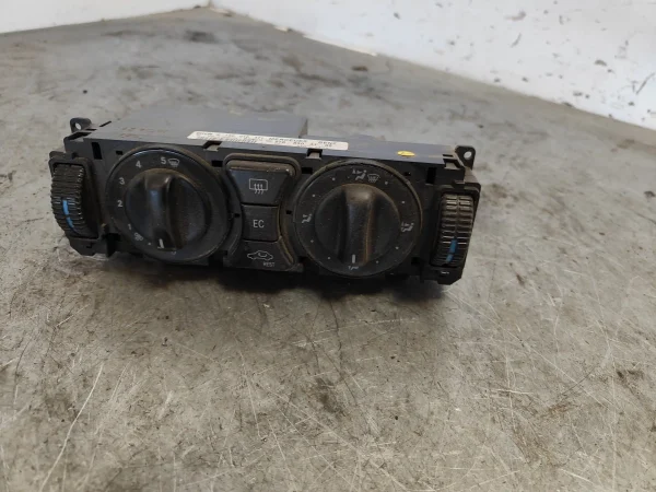 Mando calefaccion / aire acondicionado mercedes-benz clase e (bm 210) berlina 2108303185