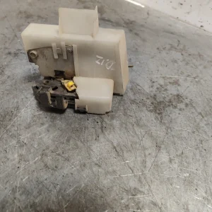 Cerradura puerta delantera izquierda renault megane i scenic (ja0)